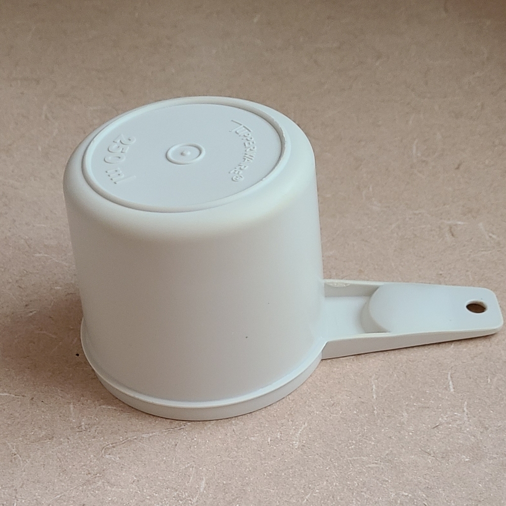 Tupperware nesting measuring cups - Picture 4 of 4